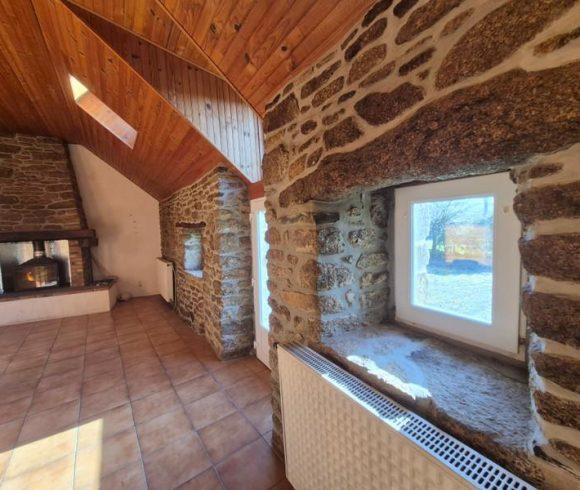 Equestrian Estate with Breton Longère, Lake and Outbuildings Image