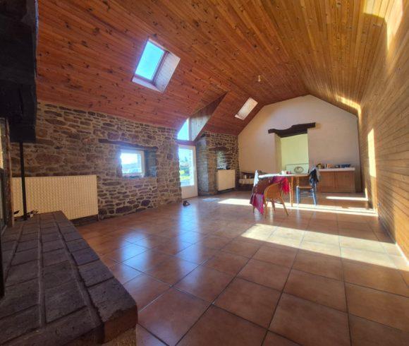 Equestrian Estate with Breton Longère, Lake and Outbuildings Image