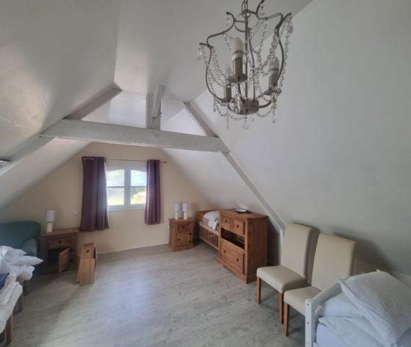 Character Property with Lake, Pool and Tennis Court – Mayenne Image