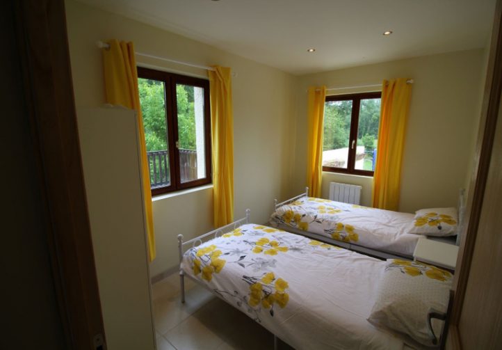 6-Bed House + 2 Gîtes, Lakes & River Frontage -Charente-Maritime Image