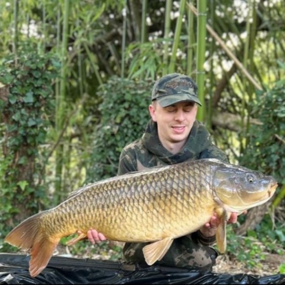 Kingfisher Lake – Carp France – 11 April, 2026
