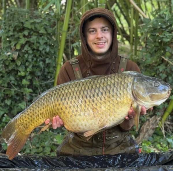 Kingfisher Lake – Carp France – 11 April, 2026