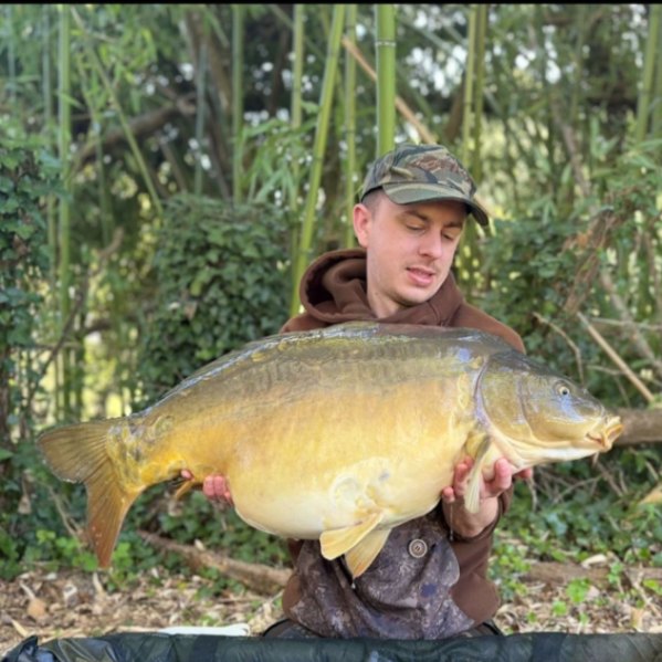 Kingfisher Lake – Carp France – 11 April, 2026