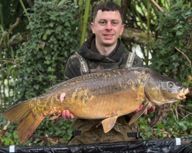 Kingfisher Lake – Carp France – 11 April, 2026