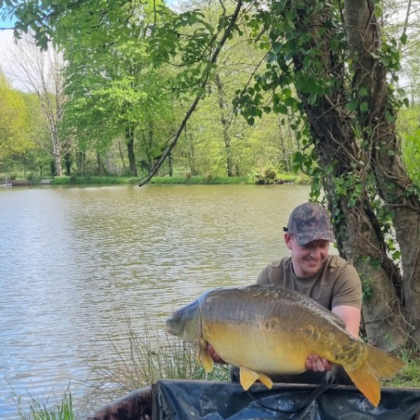 Kingfisher Lake – Carp France – 11 April, 2026
