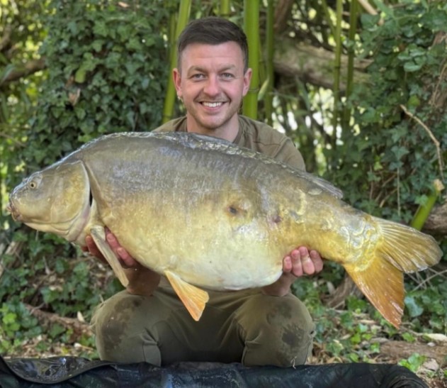 Kingfisher Lake – Carp France – 11 April, 2026