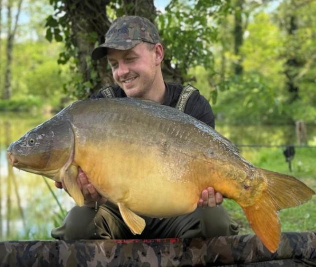 Kingfisher Lake – Carp France – 11 April, 2026