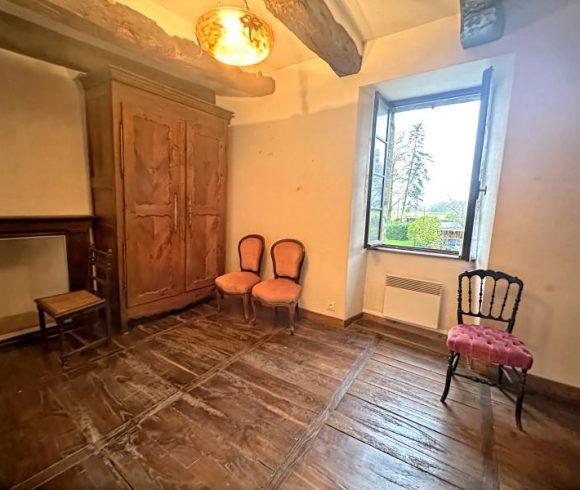 Farmhouse with Private Lake & Gîte Potential in Guilliers, Morbihan Image