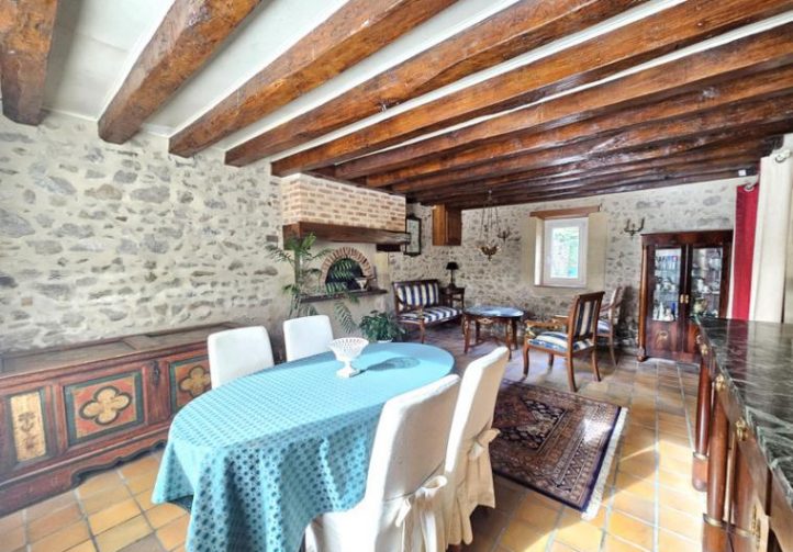 Historic Lake Estate on 23 Acres in Le Theil, Allier Image