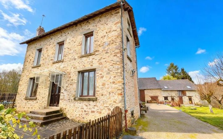 Carp Fishing Business with Gîte & 70lb Lake in Coussac-Bonneval Image