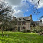 Farmhouse with Private Lake & Gîte Potential in Guilliers, Morbihan Image