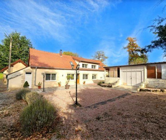 Historic Lake Estate on 23 Acres in Le Theil, Allier Image