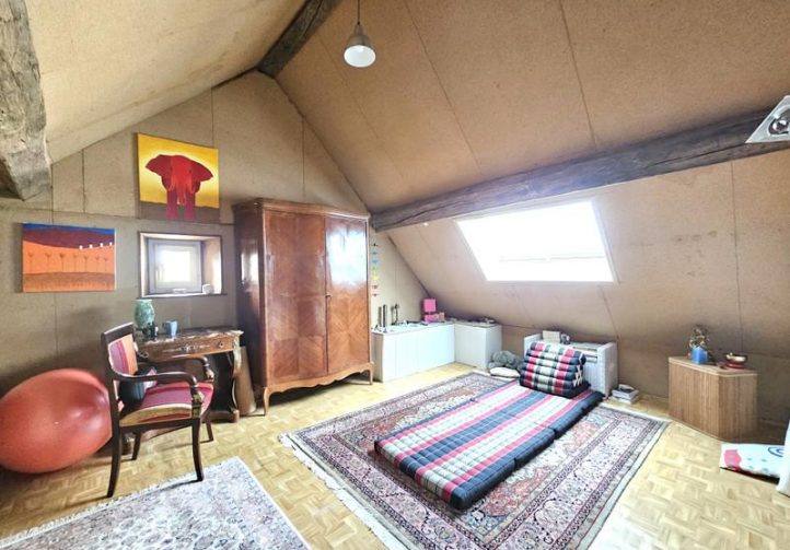 Historic Lake Estate on 23 Acres in Le Theil, Allier Image