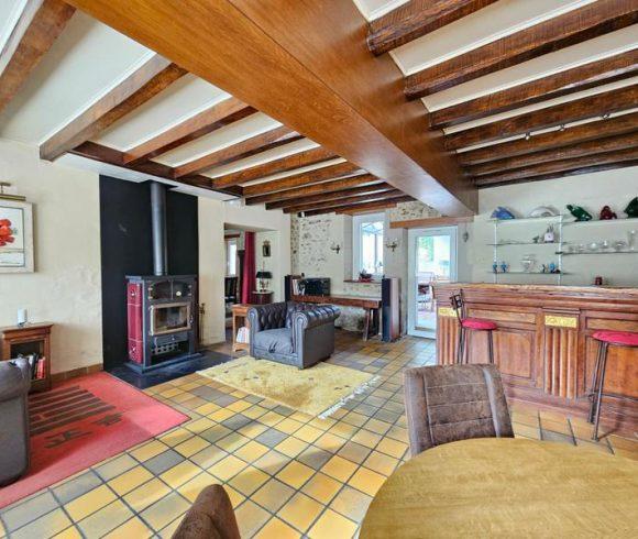 Historic Lake Estate on 23 Acres in Le Theil, Allier Image