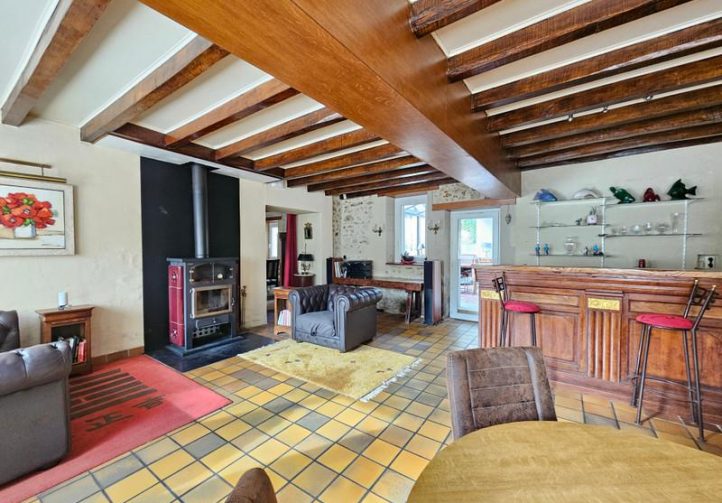 Historic Lake Estate on 23 Acres in Le Theil, Allier Image