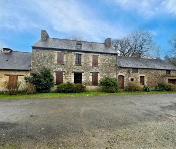 Farmhouse with Private Lake & Gîte Potential in Guilliers, Morbihan Image