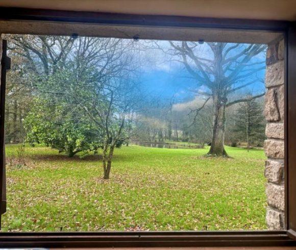 Farmhouse with Private Lake & Gîte Potential in Guilliers, Morbihan Image