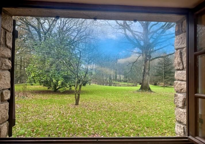 Farmhouse with Private Lake & Gîte Potential in Guilliers, Morbihan Image