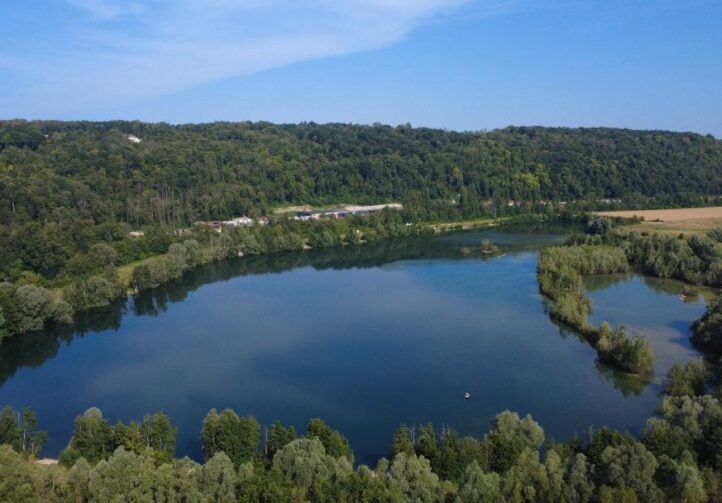 Etang de Mery Image