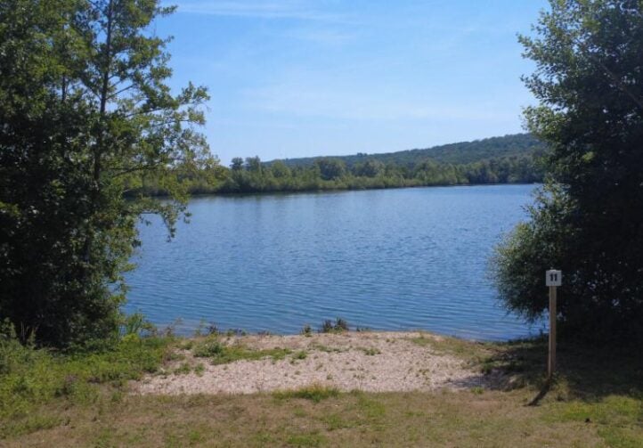 Etang de Mery Image