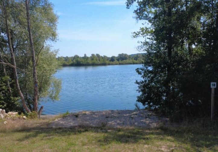 Etang de Mery Image