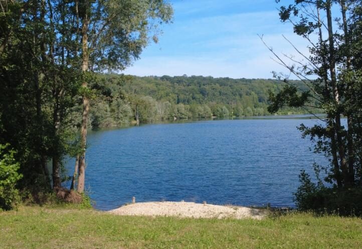 Etang de Mery Image