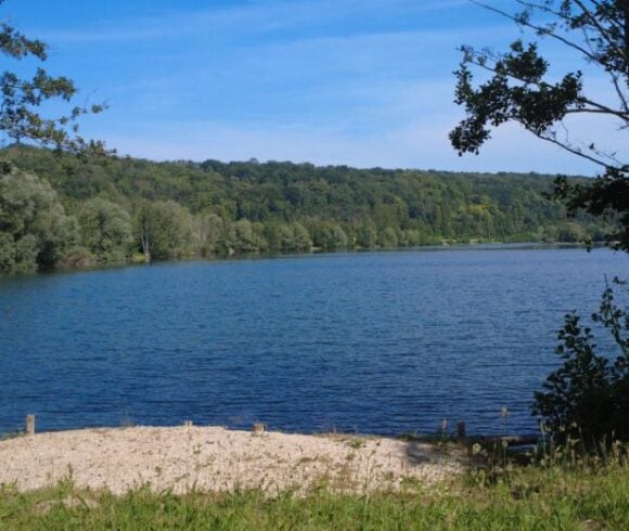 Etang de Mery Image