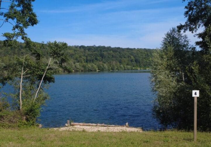 Etang de Mery Image